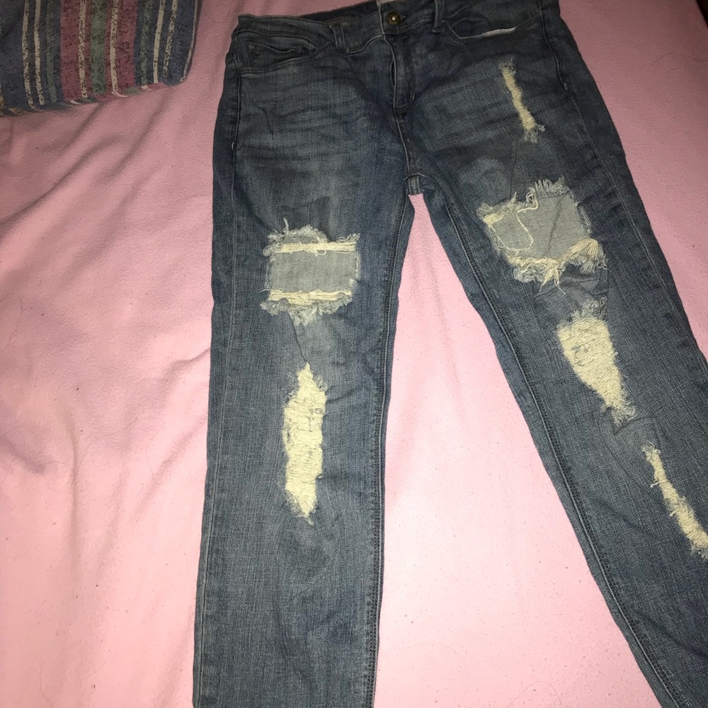 Fashion Nova || Ripped Jeans